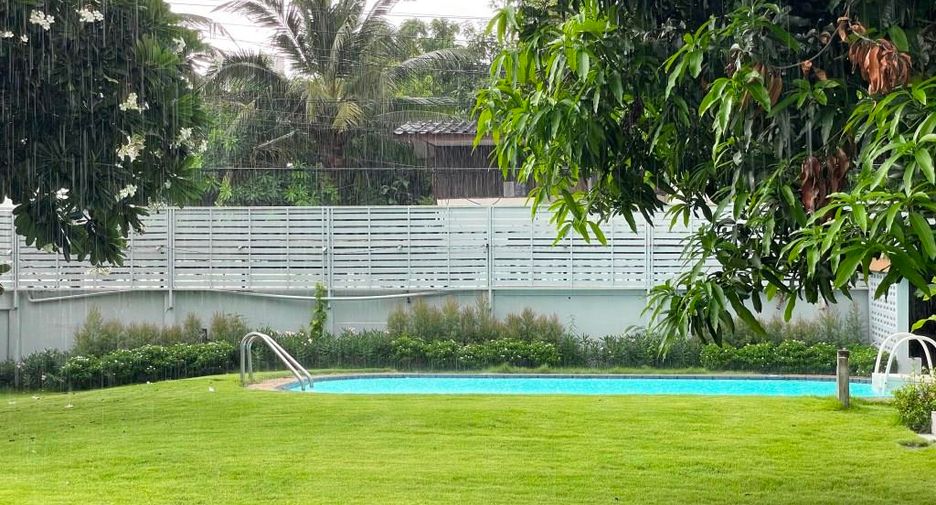 For rent 3 bedrooms house in Ratchathewi, Bangkok