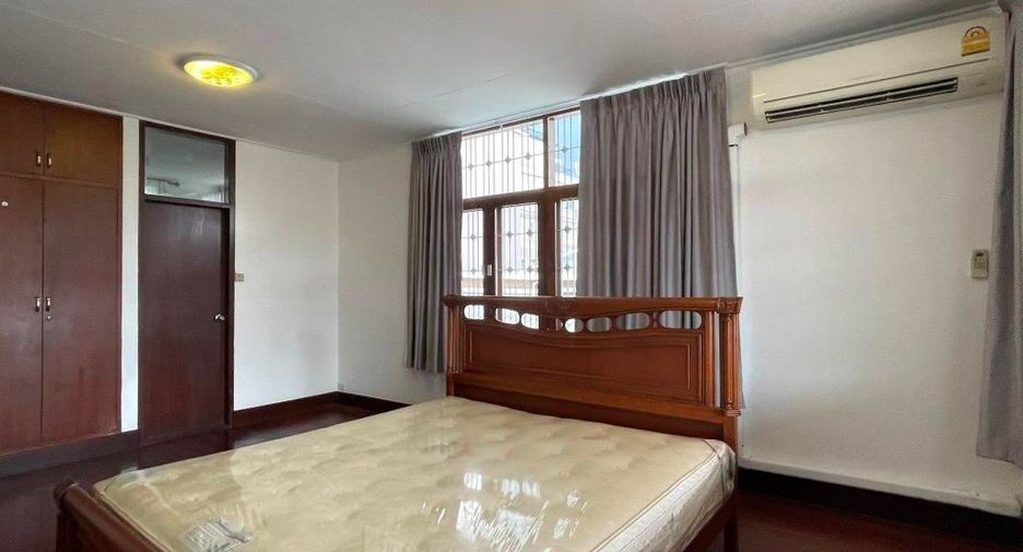 For rent 3 bedrooms house in Ratchathewi, Bangkok