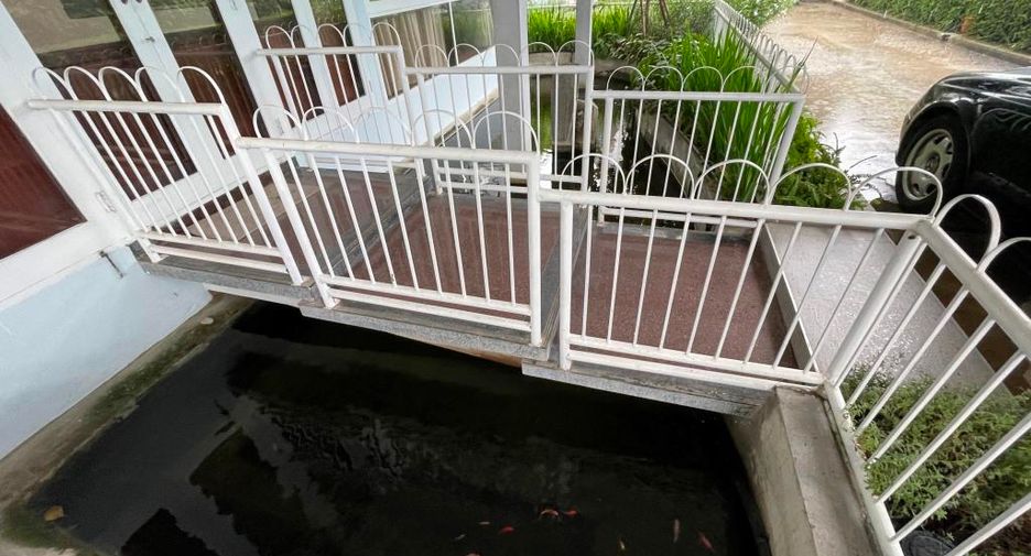 For rent 3 bedrooms house in Ratchathewi, Bangkok