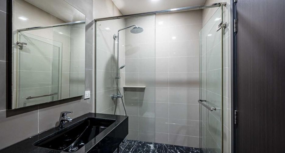 Condo en alquiler de 2 habitaciones en Khlong Toei, Bangkok