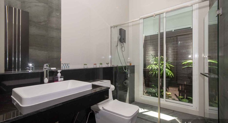 For sale 3 bedrooms villa in Mueang Krabi, Krabi