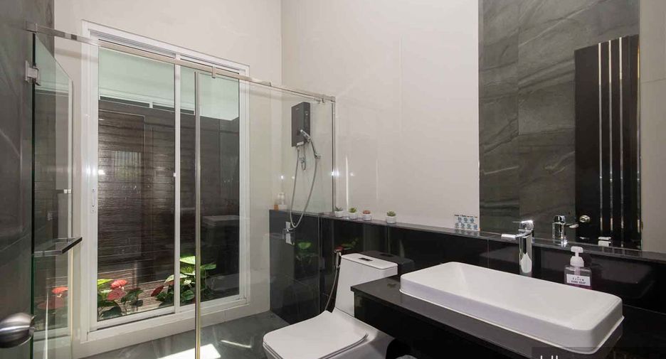 For sale 3 bedrooms villa in Mueang Krabi, Krabi