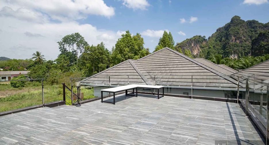 For sale 3 bedrooms villa in Mueang Krabi, Krabi