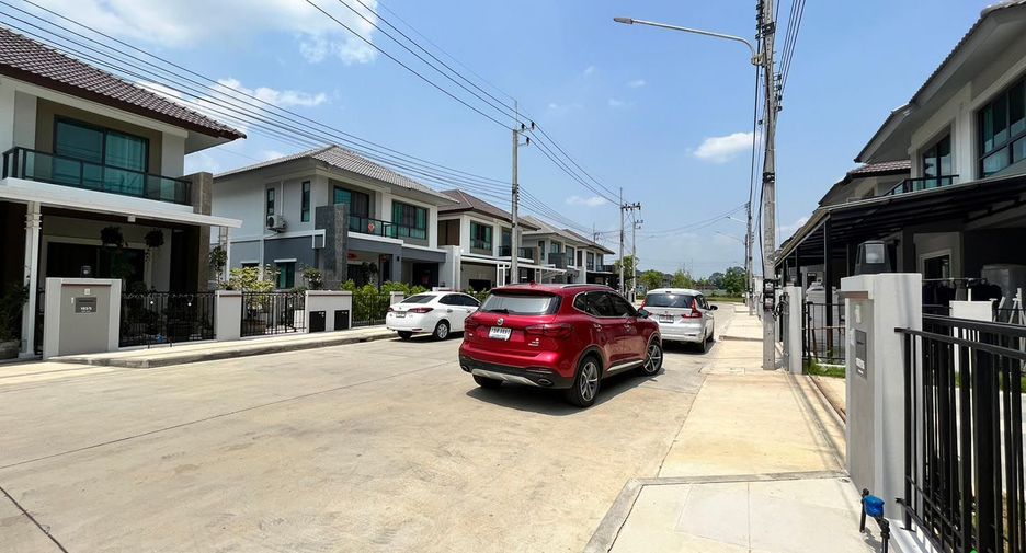 For rent 3 bedrooms house in Saraphi, Chiang Mai