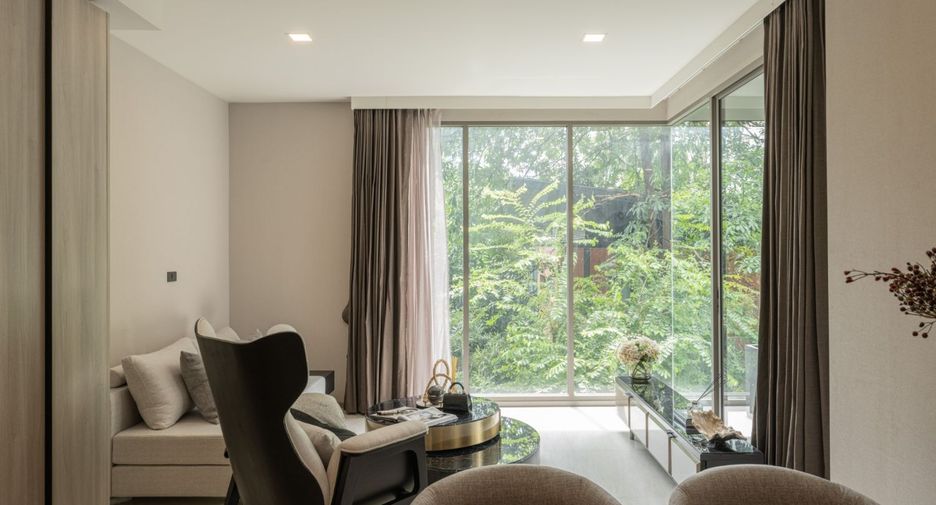 For sale 1 bed condo in Khlong Toei, Bangkok