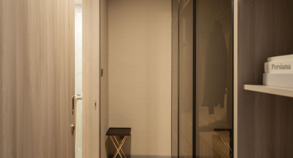 For sale 1 bed condo in Khlong Toei, Bangkok