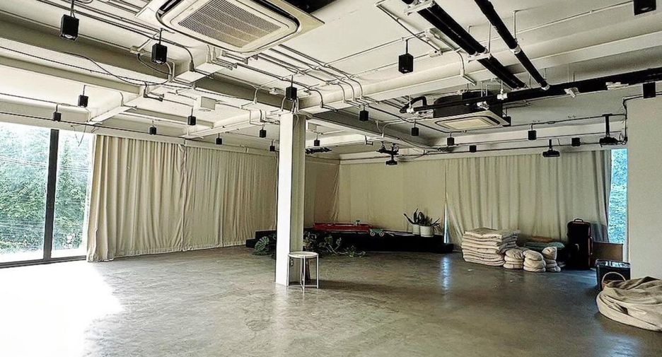 For sale 5 bedrooms retail Space in Prawet, Bangkok