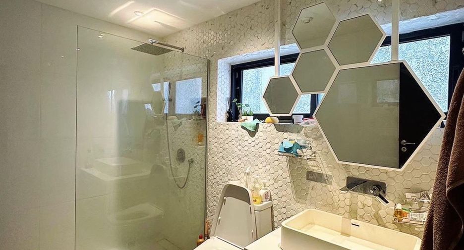 For sale 5 bedrooms retail Space in Prawet, Bangkok