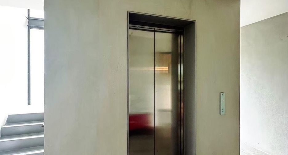 For sale 5 bedrooms retail Space in Prawet, Bangkok