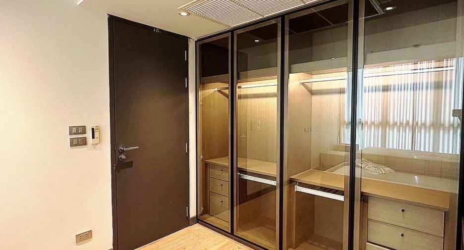 For sale 5 bedrooms retail Space in Prawet, Bangkok