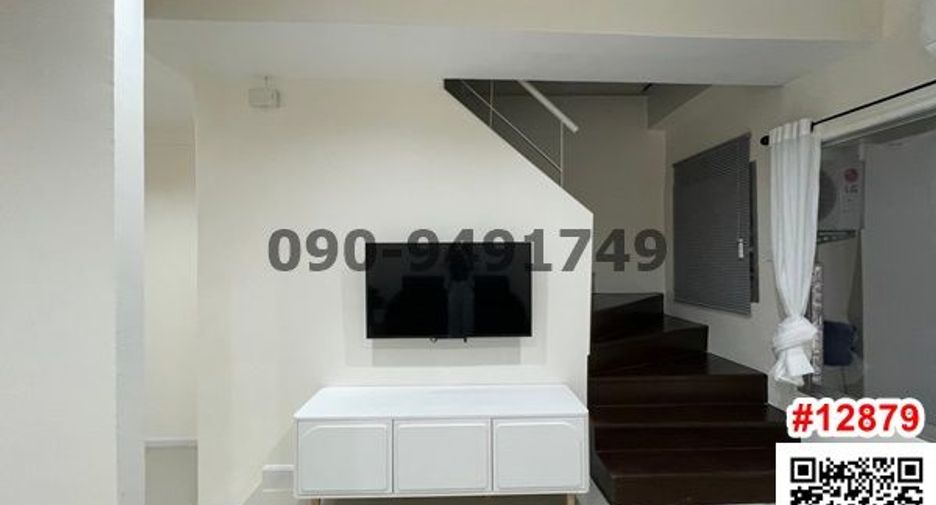For rent 3 bedrooms townhouse in Phra Khanong, Bangkok