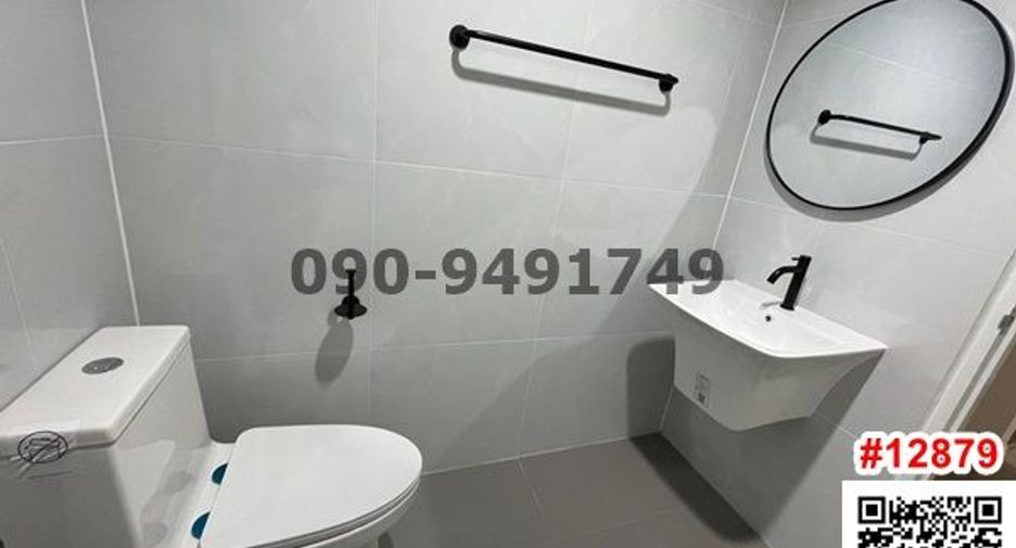 For rent 3 bedrooms townhouse in Phra Khanong, Bangkok