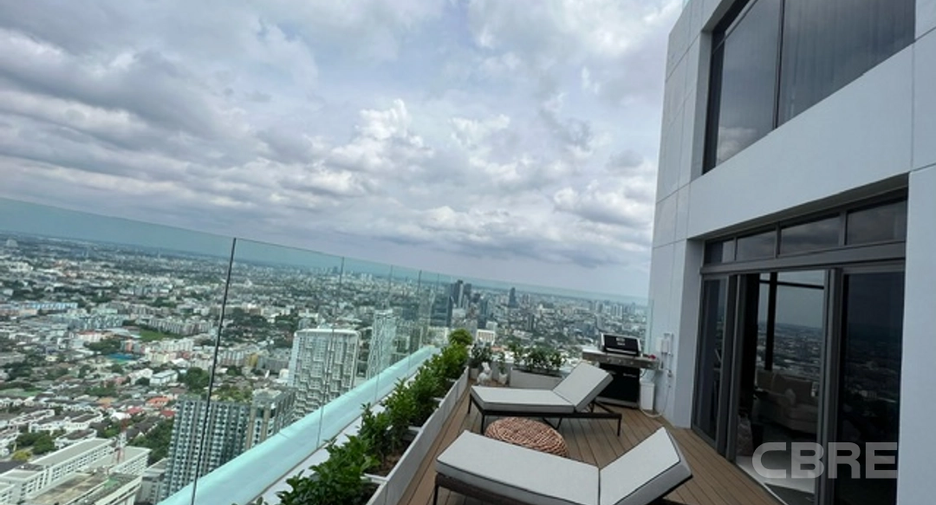 For sale 3 bedrooms condo in Khlong Toei, Bangkok