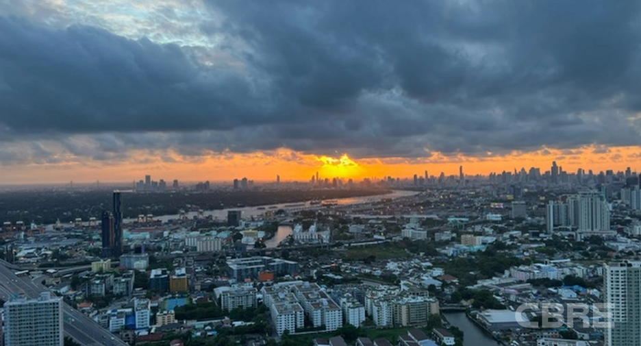 For sale 3 bedrooms condo in Khlong Toei, Bangkok