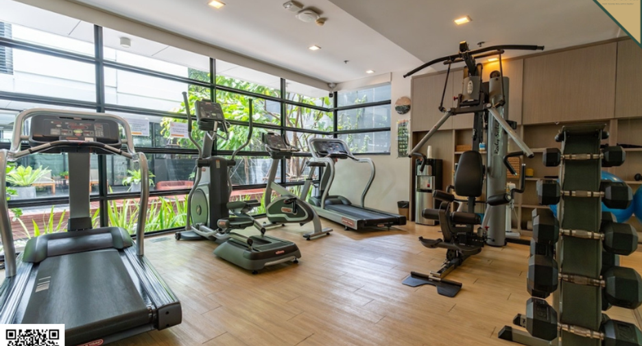 For sale 1 bed condo in Khlong Toei, Bangkok