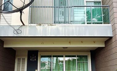 For sale 3 bedrooms townhouse in Prawet, Bangkok