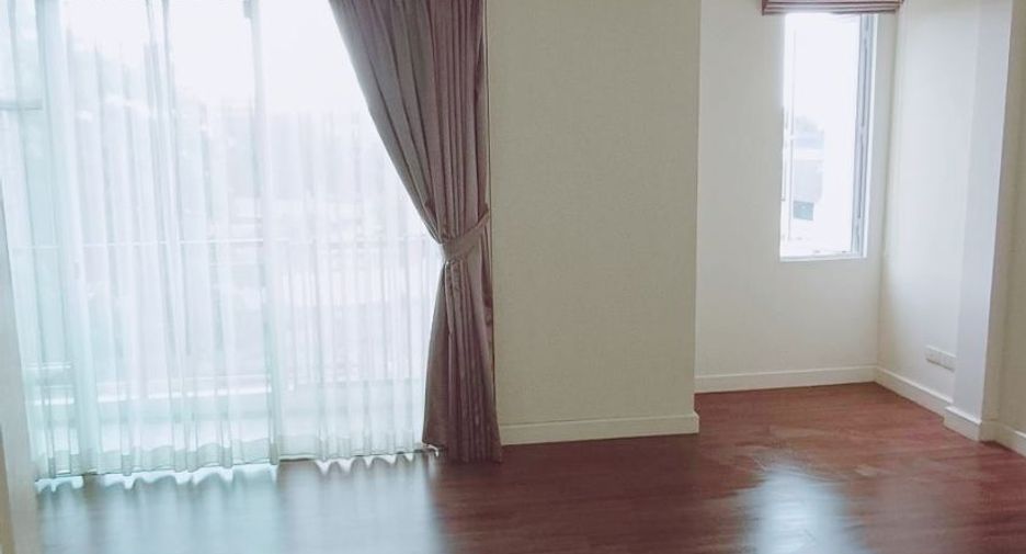 For sale 3 bedrooms townhouse in Prawet, Bangkok