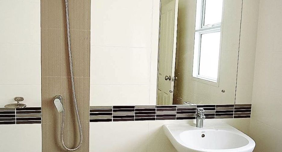 For sale 3 bedrooms townhouse in Prawet, Bangkok