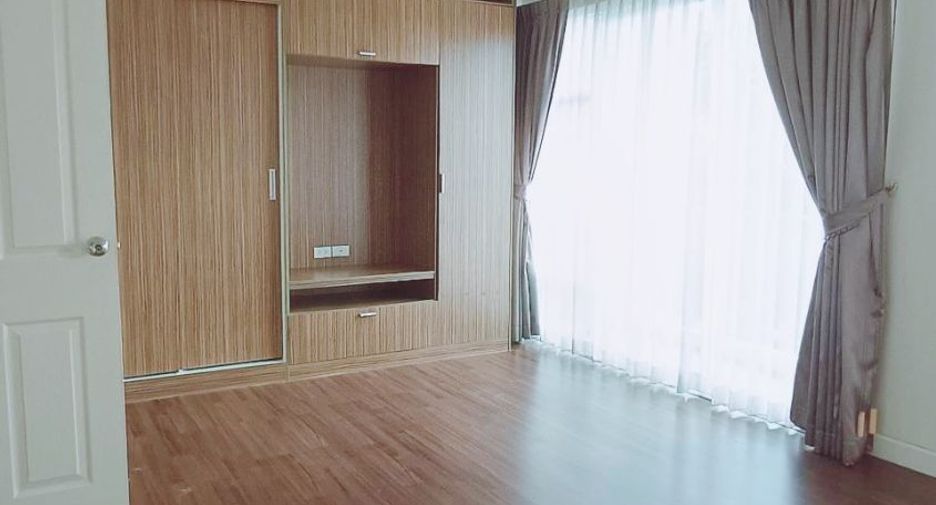 For sale 3 bedrooms townhouse in Prawet, Bangkok