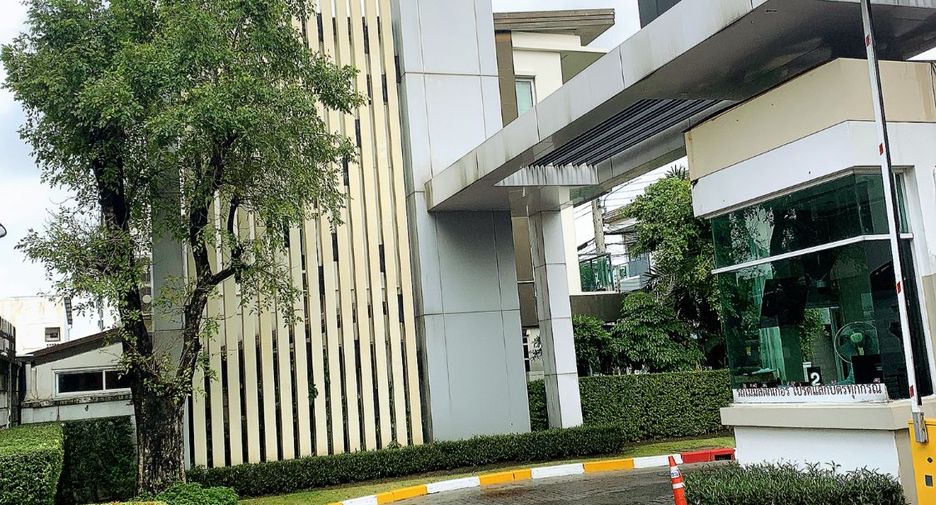 For sale 3 bedrooms townhouse in Prawet, Bangkok