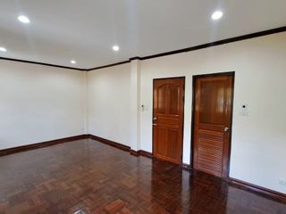 ให้เช่า 4 ห้องนอน ทาวน์เฮ้าส์ ใน วัฒนา, กรุงเทพฯ