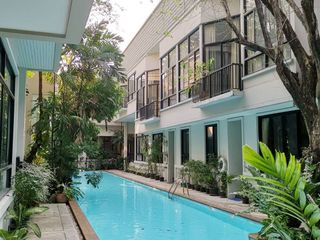 出租 2 卧室 联排别墅 在 Khlong Toei, 曼谷