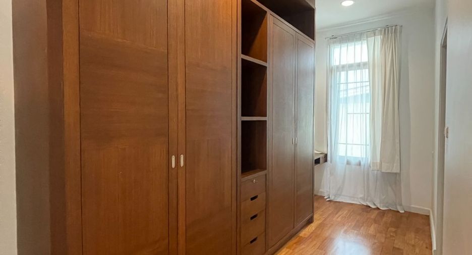 Haus zur Miete mit 4 Zimmer in Suan Luang, Bangkok