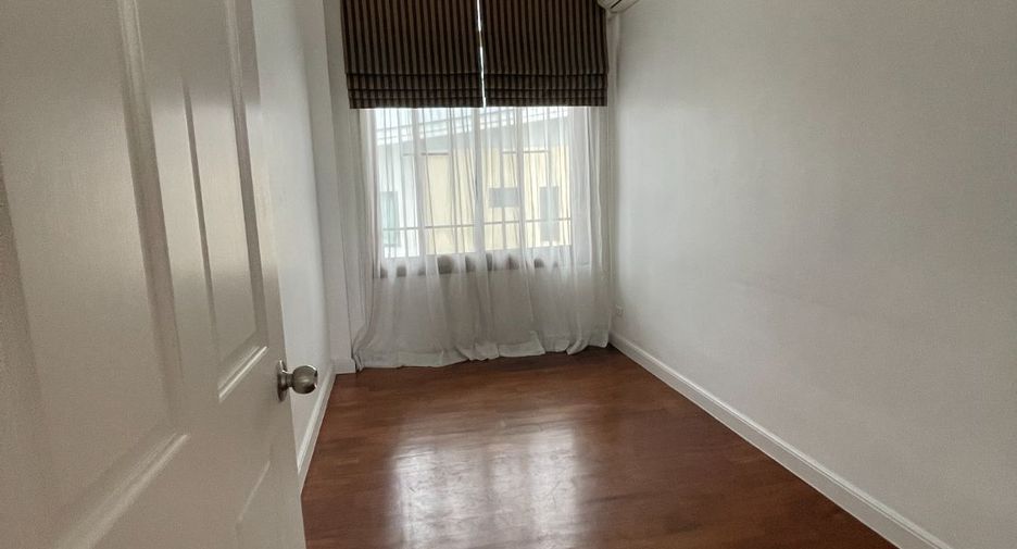 Haus zur Miete mit 4 Zimmer in Suan Luang, Bangkok