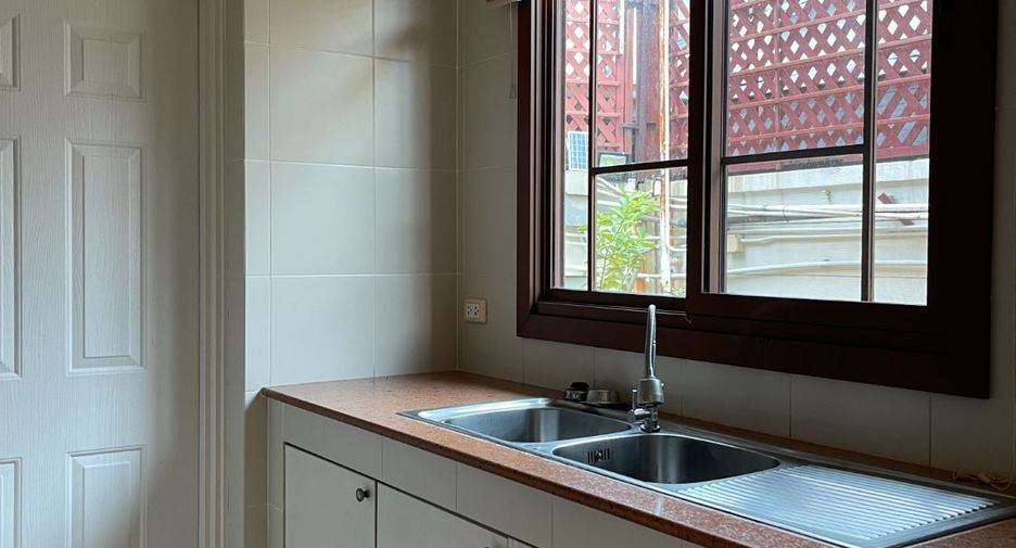 Haus zur Miete mit 4 Zimmer in Suan Luang, Bangkok