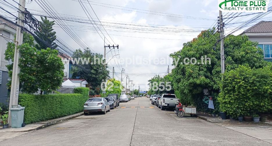 For sale 3 bedrooms townhouse in Khlong Sam Wa, Bangkok