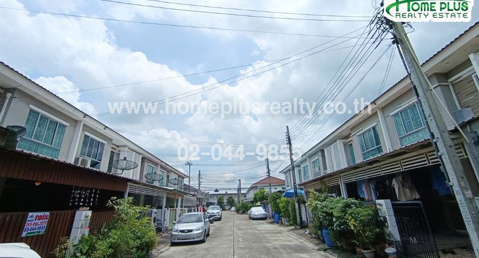 For sale 3 bedrooms townhouse in Khlong Sam Wa, Bangkok