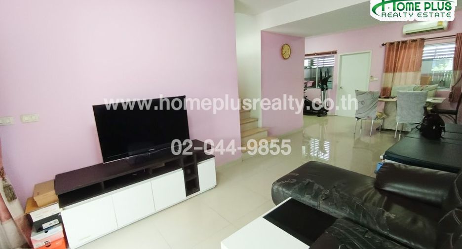 For sale 3 bedrooms townhouse in Khlong Sam Wa, Bangkok