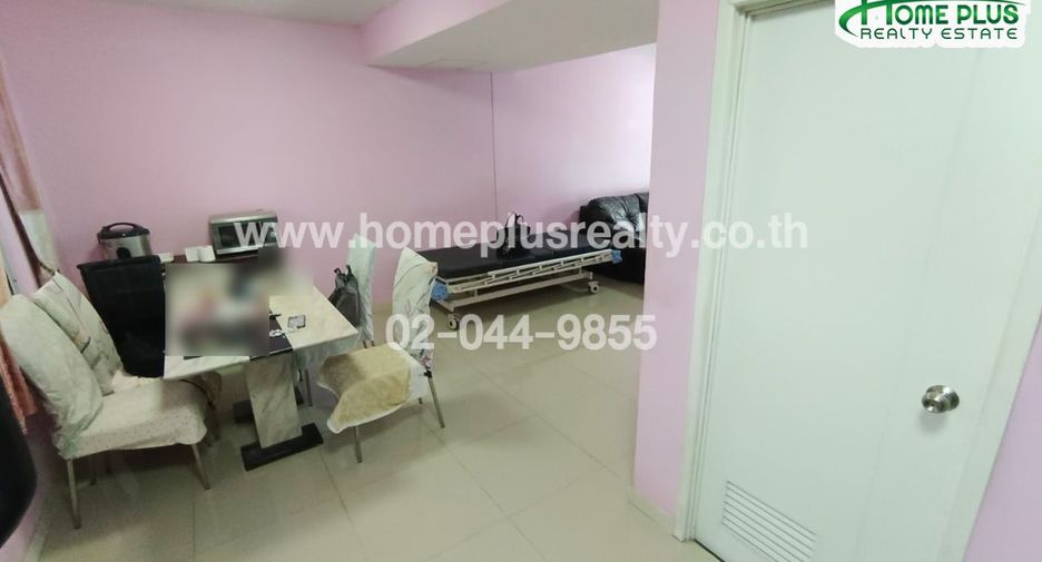For sale 3 bedrooms townhouse in Khlong Sam Wa, Bangkok