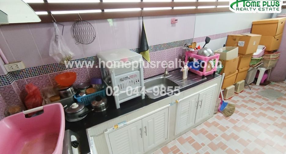 For sale 3 bedrooms townhouse in Khlong Sam Wa, Bangkok