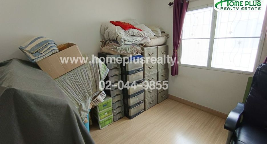 For sale 3 bedrooms townhouse in Khlong Sam Wa, Bangkok