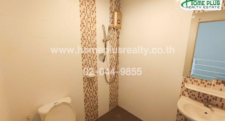For sale 3 bedrooms townhouse in Khlong Sam Wa, Bangkok