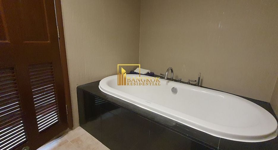 For rent 2 ベッドルーム condo in Pathum Wan, Bangkok