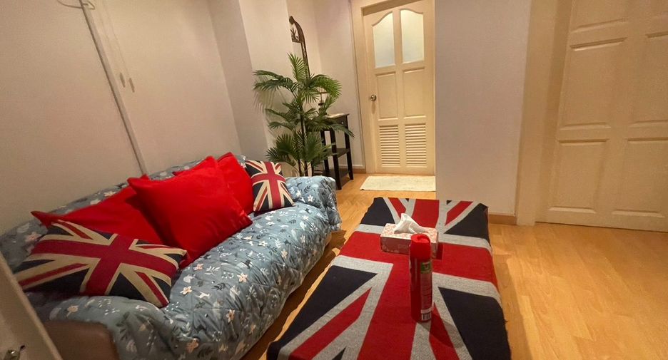 Casa adosada en alquiler de 4 habitaciones en Bang Lamung, Chonburi