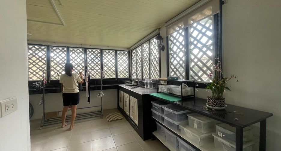 Casa adosada en alquiler de 4 habitaciones en Bang Lamung, Chonburi