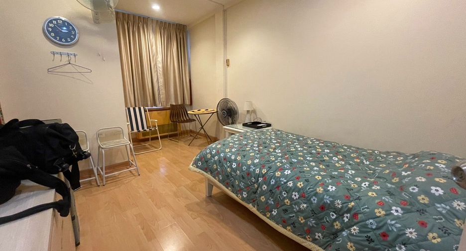 Casa adosada en alquiler de 4 habitaciones en Bang Lamung, Chonburi