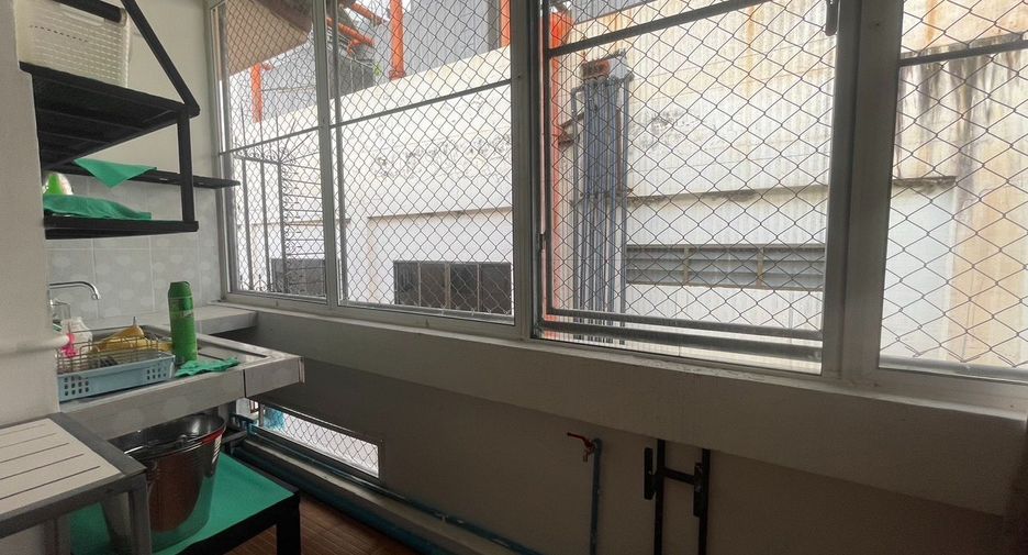 Casa adosada en alquiler de 4 habitaciones en Bang Lamung, Chonburi