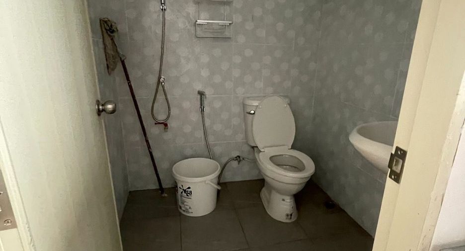 Casa adosada en alquiler de 4 habitaciones en Bang Lamung, Chonburi