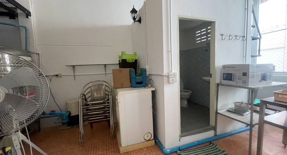 Casa adosada en alquiler de 4 habitaciones en Bang Lamung, Chonburi