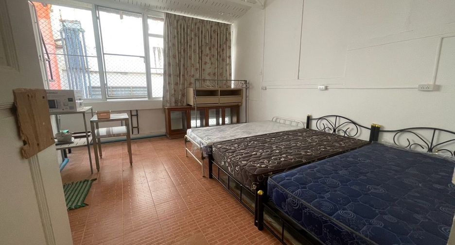 Casa adosada en alquiler de 4 habitaciones en Bang Lamung, Chonburi