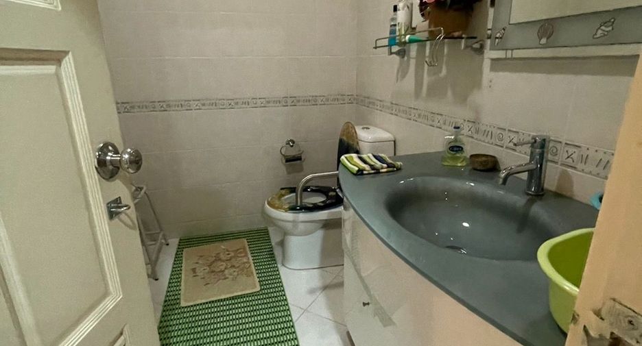 Casa adosada en alquiler de 4 habitaciones en Bang Lamung, Chonburi
