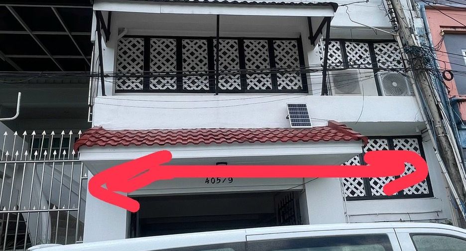 Casa adosada en alquiler de 4 habitaciones en Bang Lamung, Chonburi