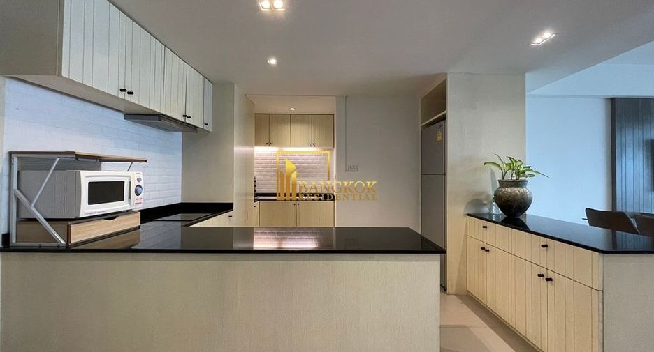 For rent 2 bedrooms apartment in Watthana, Bangkok