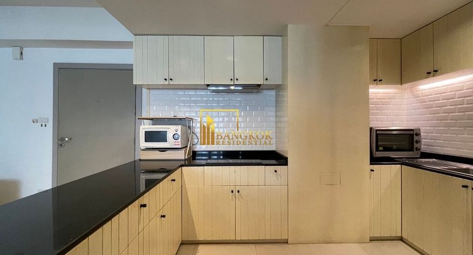 For rent 2 bedrooms apartment in Watthana, Bangkok