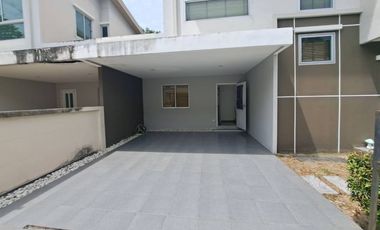 For rent 3 bedrooms house in Si Racha, Chonburi