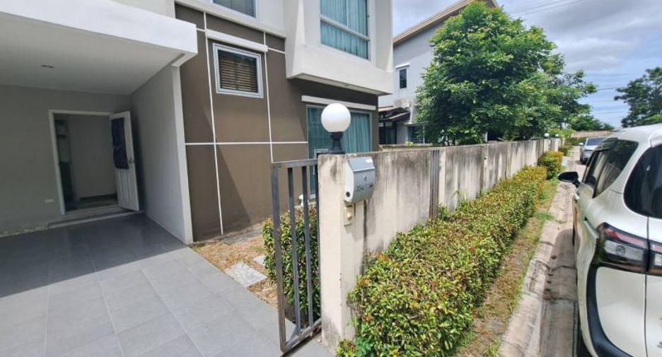 For rent 3 bedrooms house in Si Racha, Chonburi